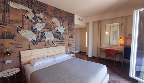 Habitación superior con 1 cama doble o 2 individuales, terraza, vistas al lago