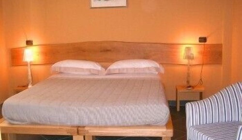 Habitación estándar con 1 cama doble o 2 individuales, no fumadores