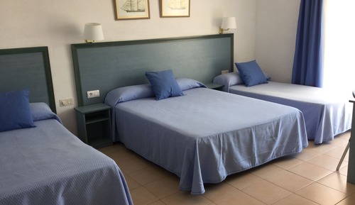 Habitación familiar, balcón