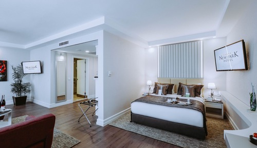 Suite, Executive Lounge