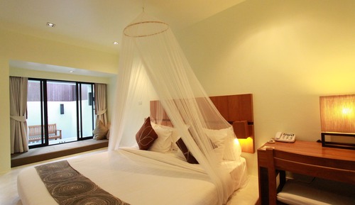 Villa, acceso a la piscina (Jacuzzi Pool Villa)