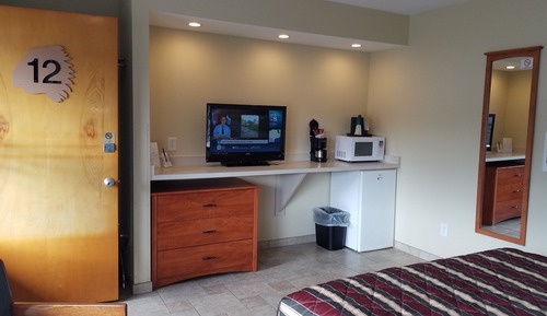 1 Queen Poolside, includes Seasonal Timbavati Wildlife Park