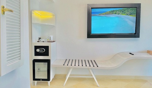 Habitación individual superior, vistas a la piscina