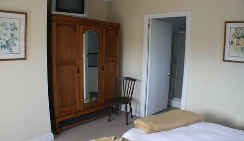 Habitación básica con 2 camas individuales (Outside)