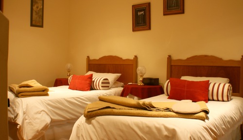 Habitación con 2 camas individuales