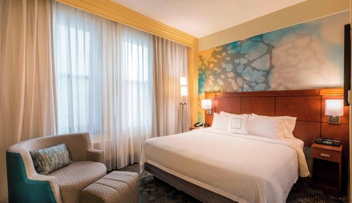 Habitación, 1 cama de matrimonio grande, no fumadores, en esquina (Mobility/Hearing Accessible, Tub)