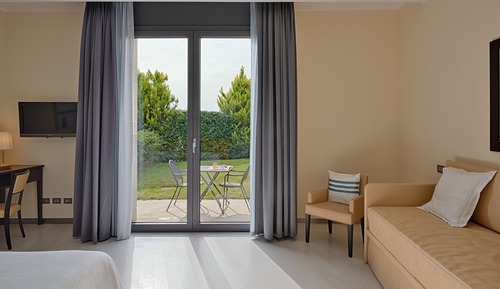 Habitación Deluxe con 1 cama doble o 2 individuales (Patio o balcone)