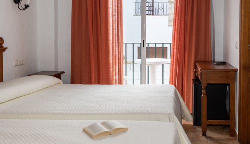 Habitación estándar doble (matrimonio + niño)