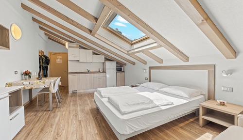 Estudio, balcón (2 people)