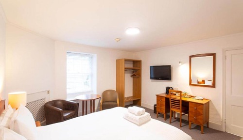 Habitación clásica con 1 cama doble o 2 individuales, 1 cama doble