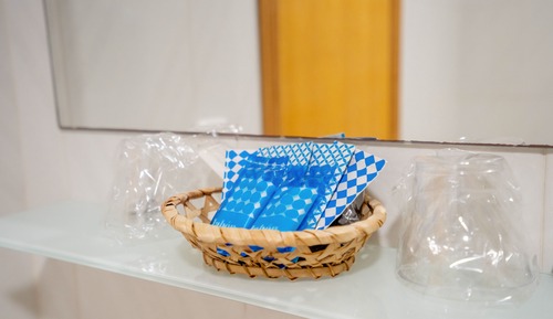 Habitación con 1 cama doble o 2 individuales, 1 habitación, vistas al patio, en la zona del patio