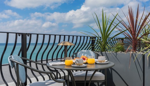 Habitación superior, balcón, vistas al mar (King)