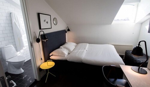 XS - When you are travelling light, alone or as a couple (Bed 140 cm)