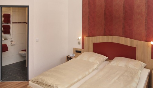 Habitación estándar con 1 cama doble o 2 individuales, baño privado (Classic)