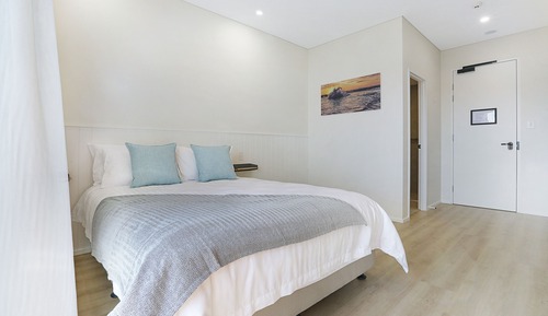 Habitación, 1 cama de matrimonio, cocina básica