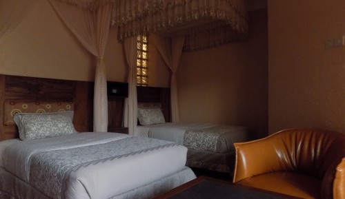 Habitación con 2 camas individuales