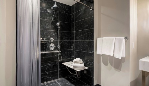 Habitación, 2 camas de matrimonio, no fumadores (Mobility Accessible, Roll-in Shower)