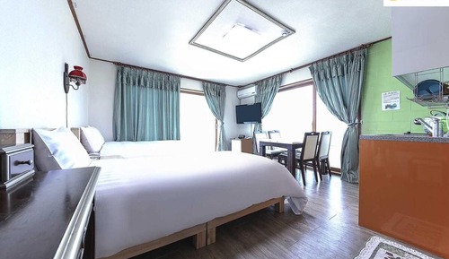 Habitación familiar (Couple Family A)