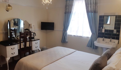 Habitación estándar doble, 1 cama doble, baño compartido