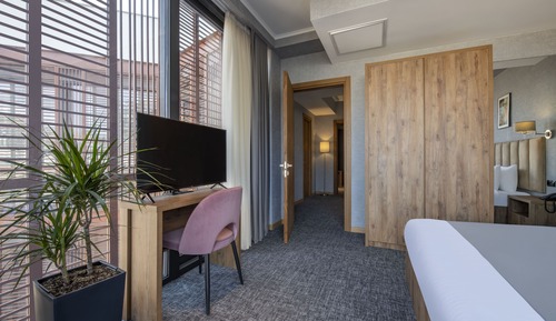 King Suite With Balcony