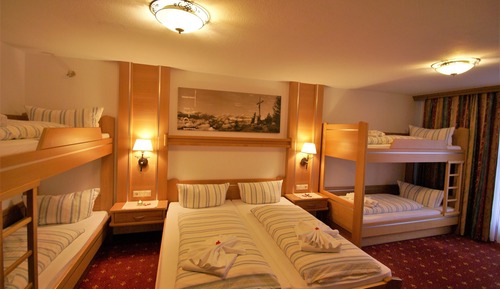 Habitación familiar, balcón