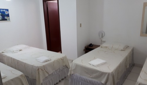 Habitación cuádruple económica (4 camas solteiro)