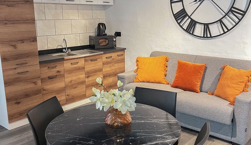 Habitación cuádruple, 1 cama de matrimonio con sofá cama, cocina básica