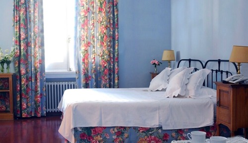 Habitación Confort con 1 cama doble o 2 individuales