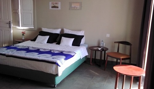 Habitación doble superior, 1 cama de matrimonio grande, vistas a la piscina, en la zona del jardín