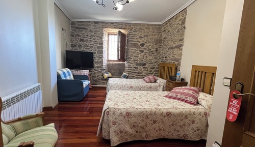 Habitación con 2 camas individuales