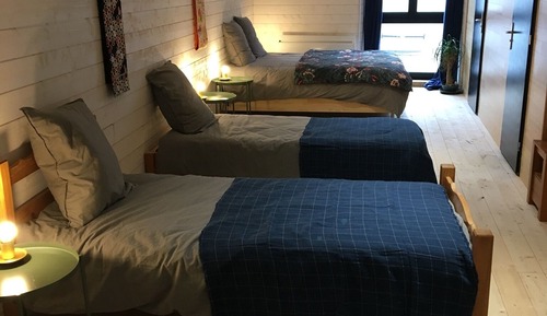 Habitación (Black Japan)