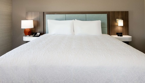 Estudio, 1 cama de matrimonio grande, frigorífico y microondas