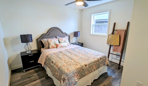 Condo, 2 Bedroom, 1 Bathroom, Waterfront, Beachfront (Newly Renovated!)