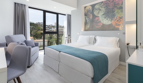 Habitación familiar (2 Adults + 1 Child)