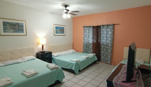 Habitación triple (Room 4)