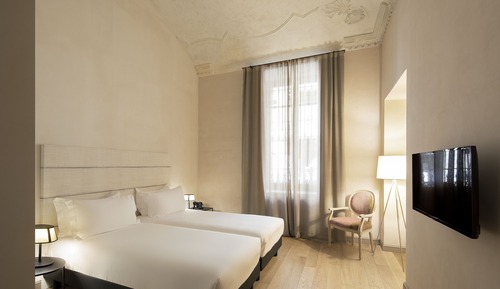 Habitación superior con 1 cama doble o 2 individuales (Privilege)