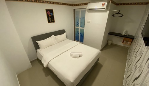 Habitación superior, sin ventanas