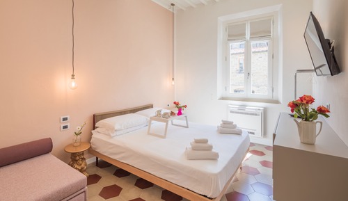 Habitación triple de diseño, 1 cama doble con sofá cama, cocina, vistas a la ciudad