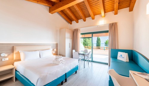 Estudio panorámico, balcón, vistas al lago (Pet Friendly)