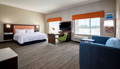 Estudio, 1 cama de matrimonio grande, frigorífico y microondas (Wet bar)