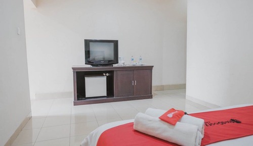 Habitación doble (RedDoorz)