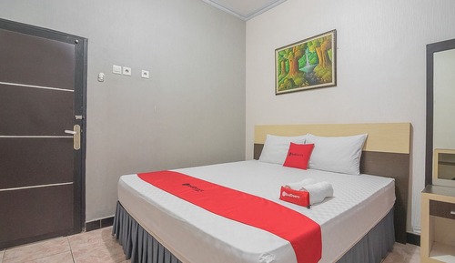 Habitación doble (RedDoorz)