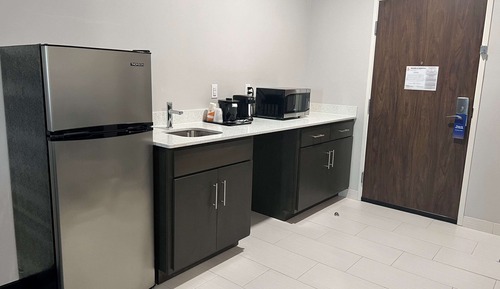 Suite, 1 cama de matrimonio grande, accesible para personas con discapacidad (Efficiency, Bathtub)