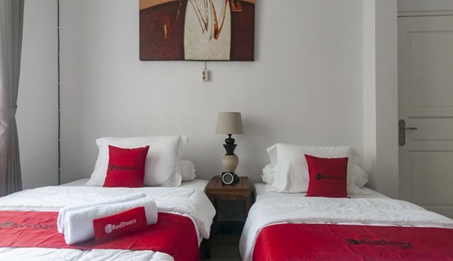 Habitación con 2 camas individuales (RedDoorz)