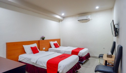 Habitación doble (RedDoorz)