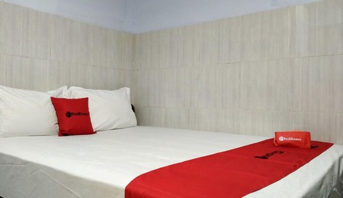 Habitación doble (RedDoorz)