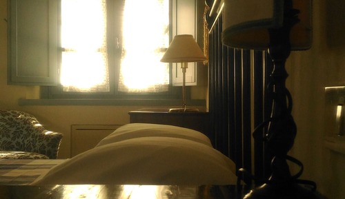 Habitación superior con 1 cama doble o 2 individuales, vistas a la colina