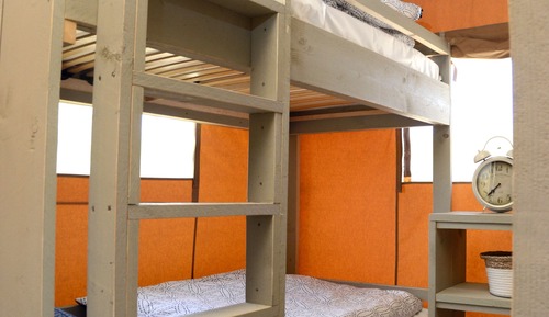 Tienda familiar, 2 habitaciones, vistas a la piscina