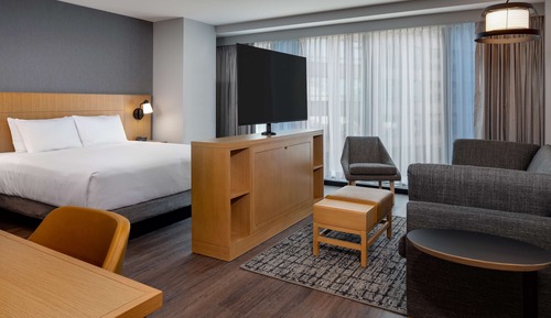 Suite, 1 cama de matrimonio grande con sofá cama, bañera