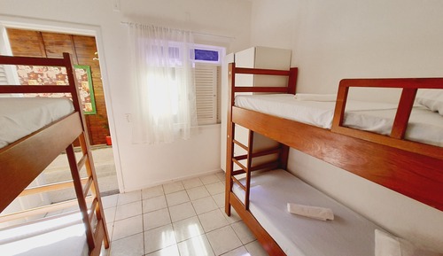 Quarto Econômico( bahneiro compartilhado externo)